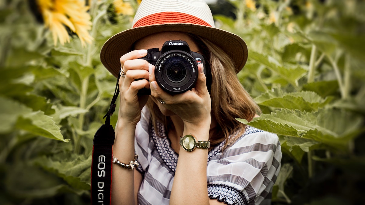 5 Best Photography Cameras To Bring Your Talent In Front Of Everyone